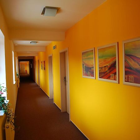 Hotel Senimo ออลอโมตซ์ ภายนอก รูปภาพ
