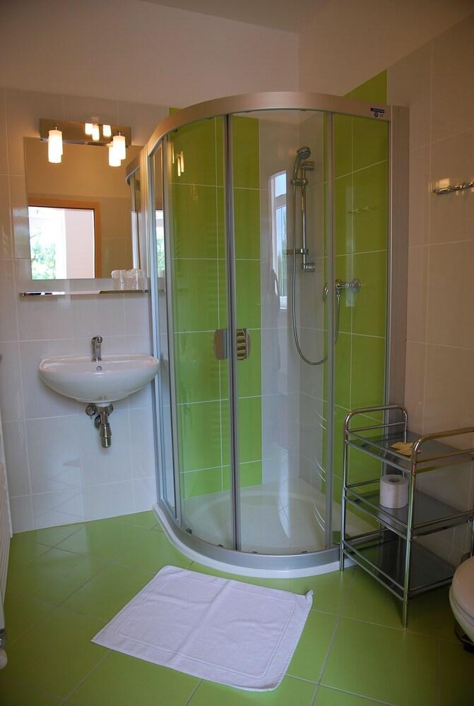 Hotel Senimo ออลอโมตซ์ ภายนอก รูปภาพ