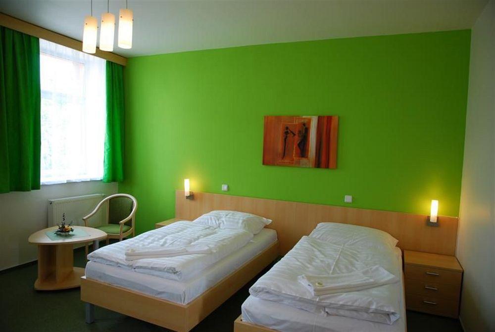 Hotel Senimo ออลอโมตซ์ ภายนอก รูปภาพ